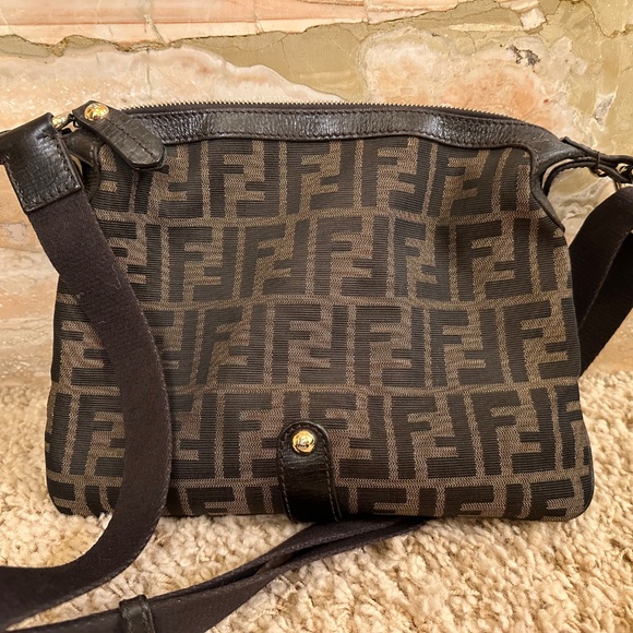 Fendi flap purse and matching wallet - Picture 2 of 7